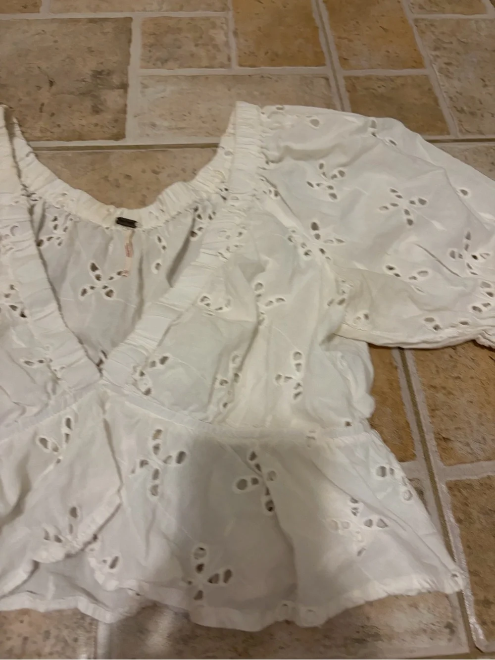 Free people White Eyelet V-Neck Puff Sleeve Women's Top